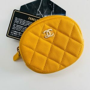 Chanel Round zipped wallet. 100% authentic